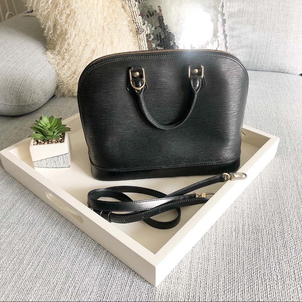 ❣️LOUIS VUITTON❣️Alma Black Epi Celebrity Bag❣️❣️